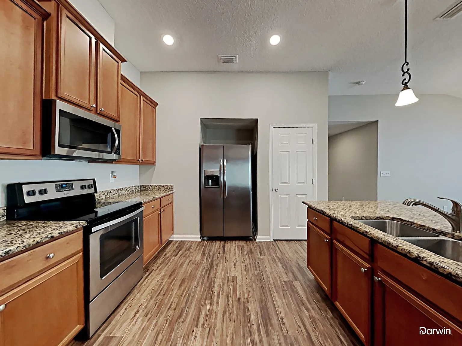 4 bed, 2.0 bath, 2018 sqft, $2,200 — Photo 3