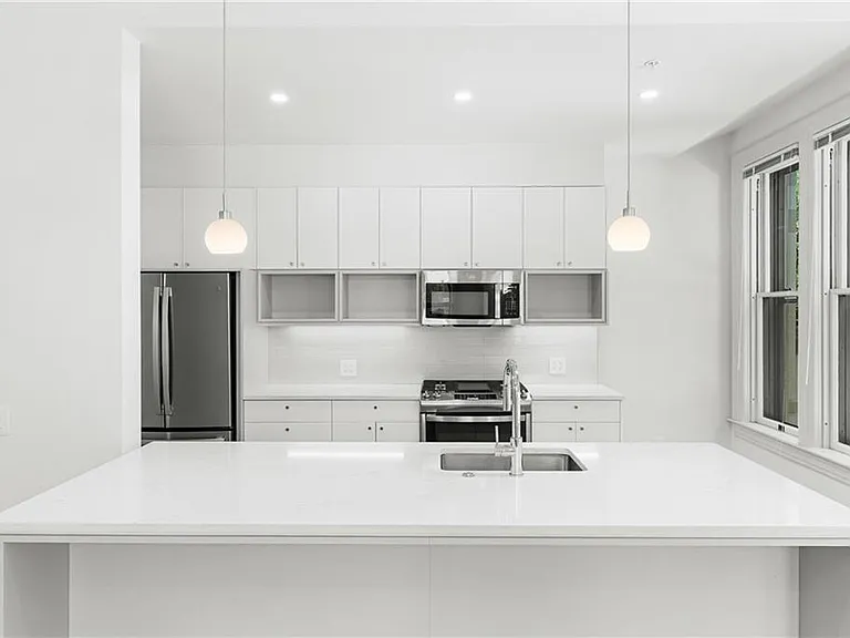 31 Parade St #201 — Photo 14