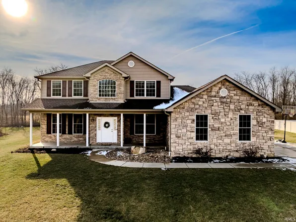 413 S Bridgewater Ln, Muncie, IN 47304
