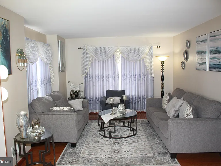 219 Meadow Dr — Photo 41