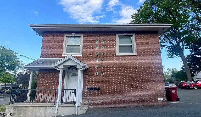 137 Centre St — Photo 2