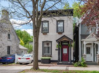 137 Crichton St, Ottawa, ON K1M 1W1
