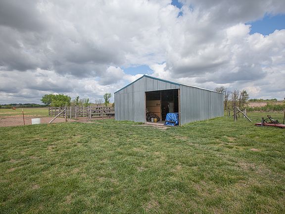 Spacious stable and animal pen
