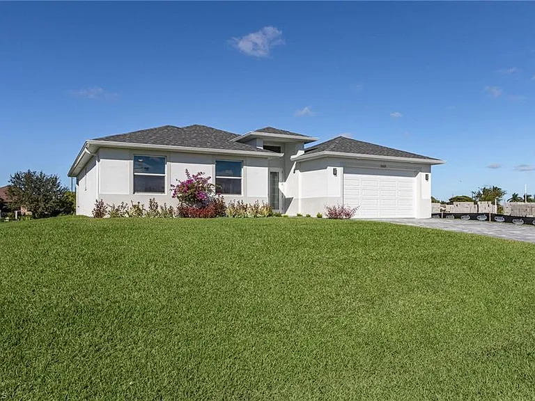 2601 Diplomat Pkwy W — Photo 4