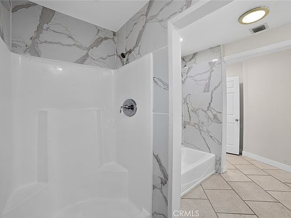 3rd image of 1153 W Reservoir Dr