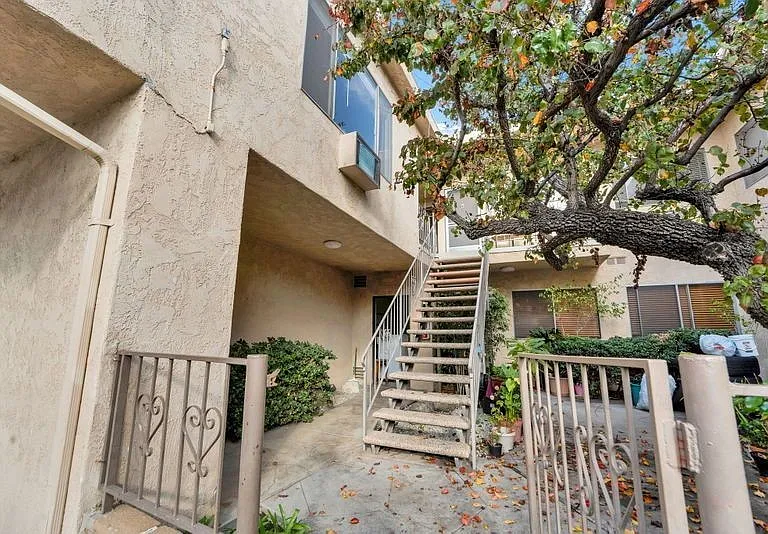 10743 Palms Blvd #5 — Photo 15