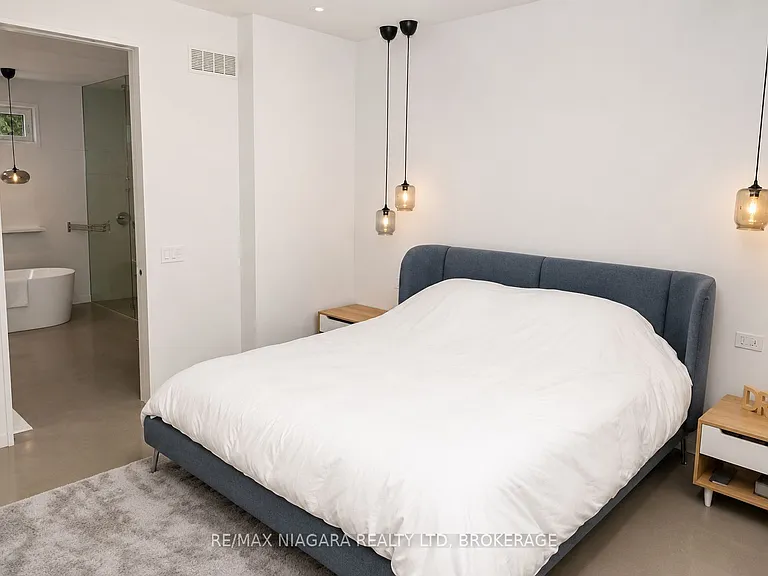 1 Timber Ln — Photo 12
