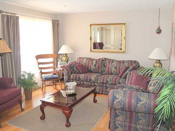 2nd image of 6041 Balboa Dr