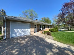 4700 Valley View Rd, Edina, MN 55424