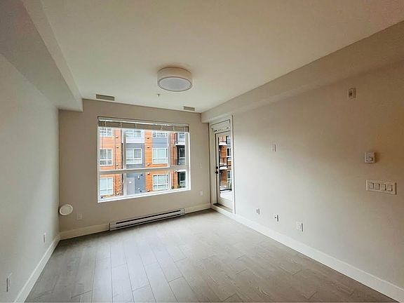 5th image of 11655 Fraser St