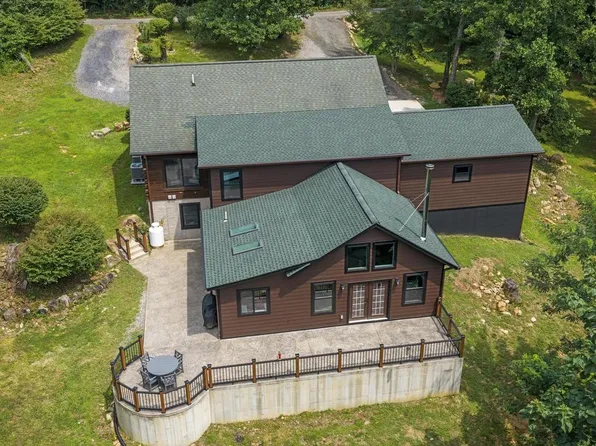 3967 Hidden Valley Ln, Linden, VA 22642