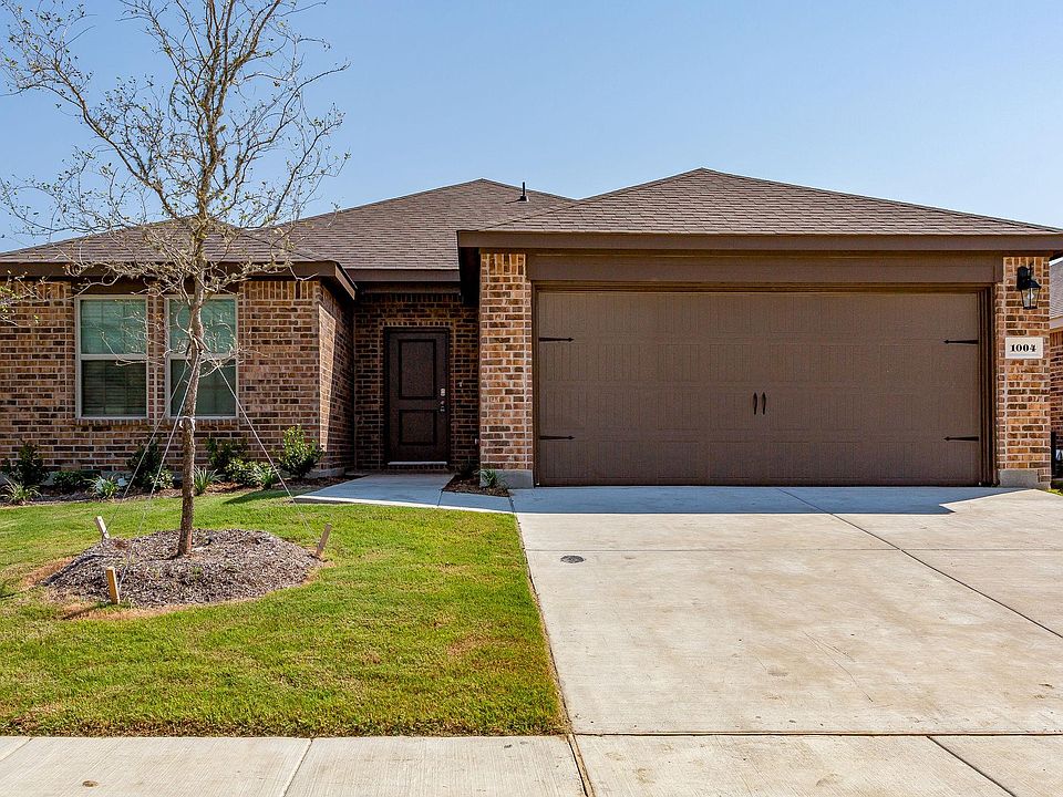 1st image of 1004 Emerald Dr