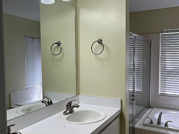 5th image of 2424 Piedmont Lakes Blvd