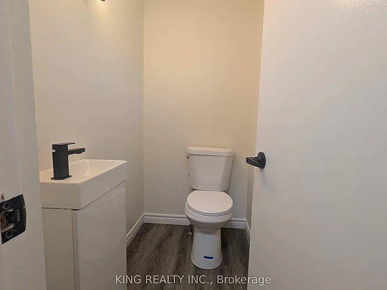 37 Vanier Pl — Photo 7