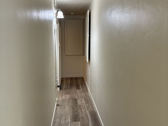 4th image of 992 Warren St
