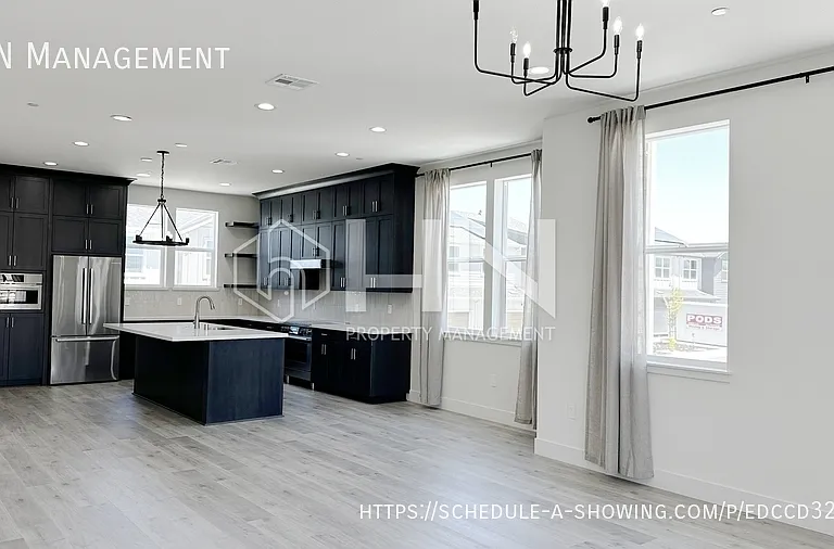 1713 Central Pkwy — Photo 7