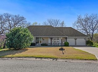 6104 NW Webb Cir, Kansas City, MO 64151