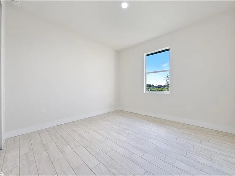 3008 23rd St SW — Photo 8