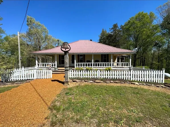 148 Landreth Ln, Adamsville, TN 38310