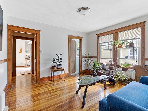 4th image of 27 Murray Hill Rd