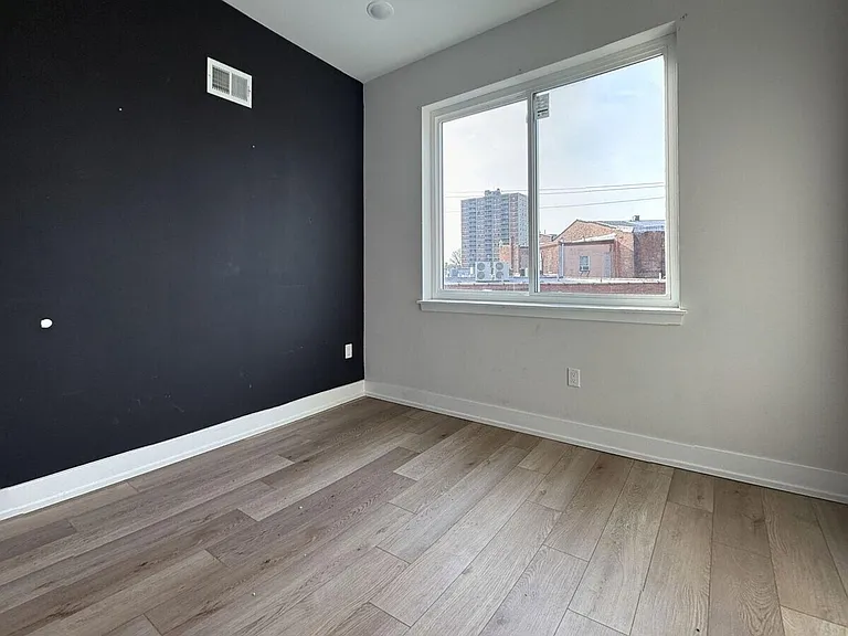 2528 N 9th St #C04 — Photo 3