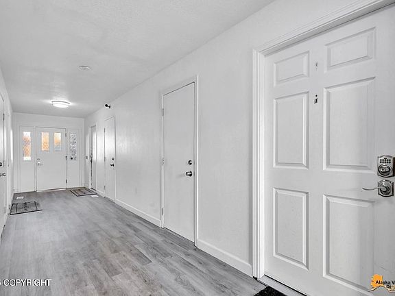 2nd image of 7410 Bearfoot Cir #4