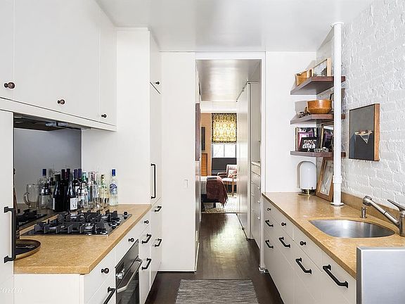 4th image of 713 Washington St APT 3