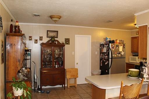 5th image of 315 Bills Ave