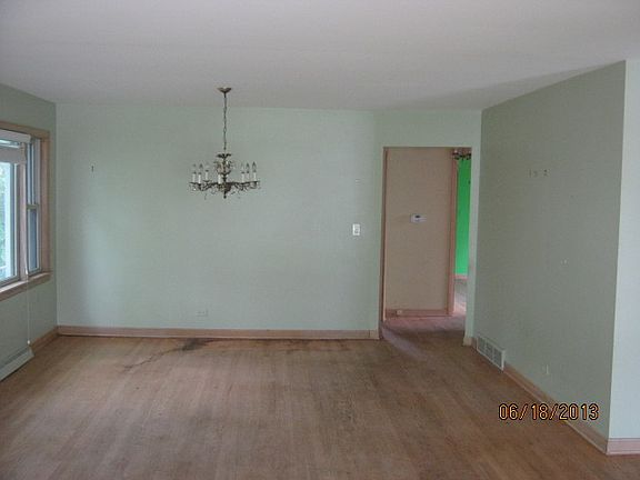 5th image of 9349 Crawford Ave