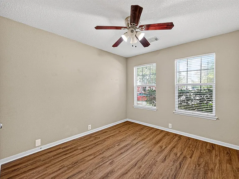 10306 Nickel Grove Dr — Photo 17