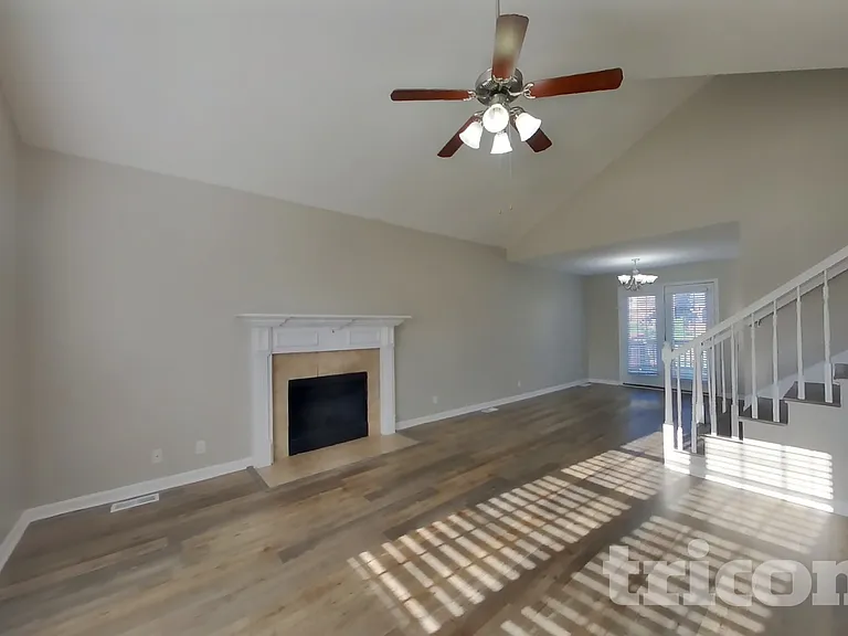 629 Wolfchase Dr — Photo 2