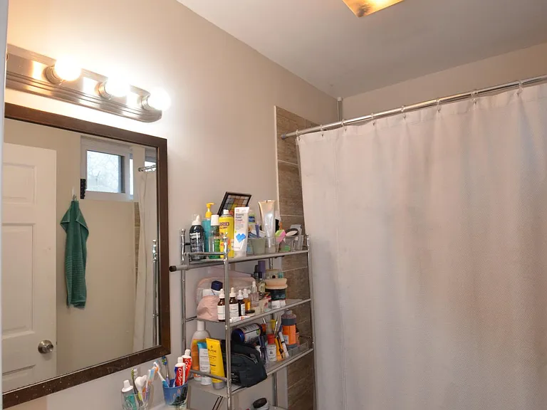 40 Bowen St #2 — Photo 4