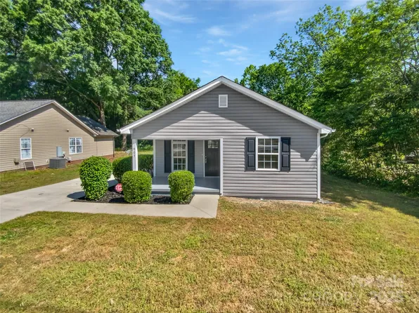905 Brookdale St, Kannapolis, NC 28083