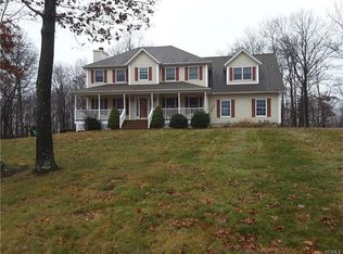2 Phoenix Hill Rd, Highland Mills, NY 10930