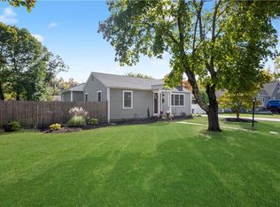 15 Woodland Rd, East Greenwich, RI 02818