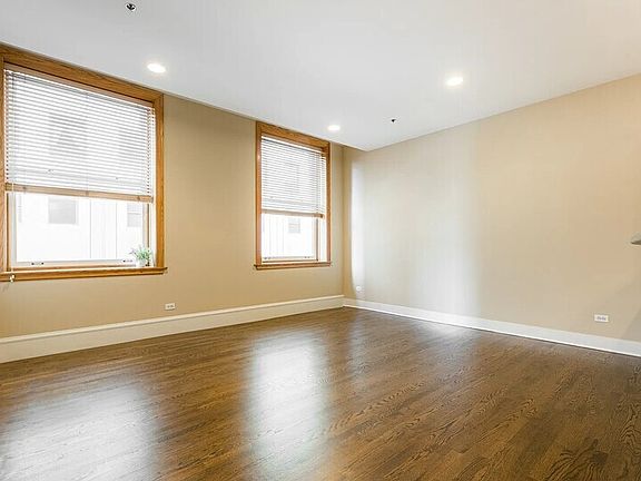 3rd image of 888 S Michigan Ave Unit 302