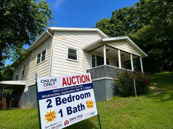 955 Lincoln Dr, South Charleston, WV 25309