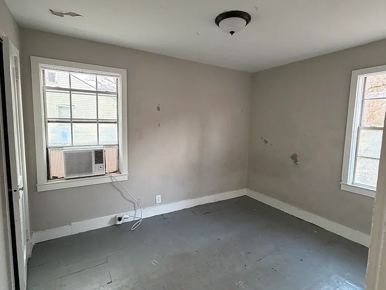 103 White St — Photo 8