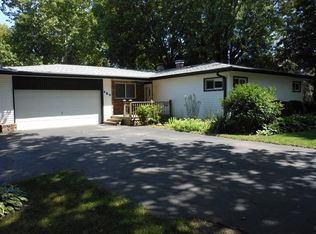 489 Old Hickory Rd, New Lenox, IL 60451