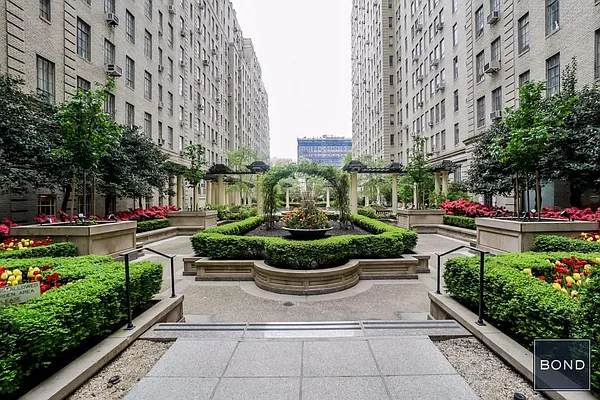 Rented by Bond New York | media 37