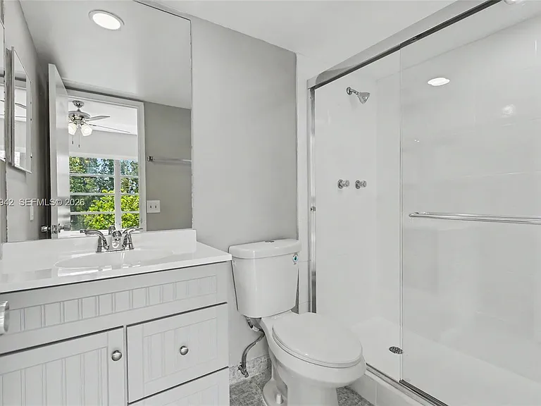 3250 N Palm Aire Dr #406 — Photo 21