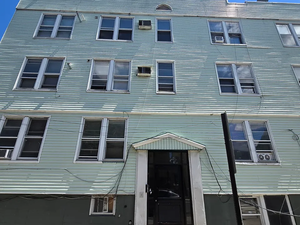 6 Rutgers Ave #BASEMENT