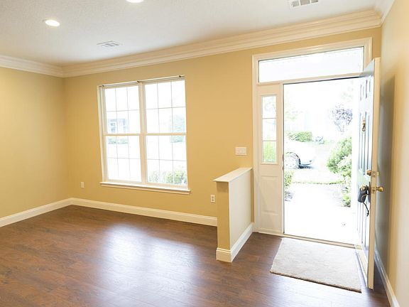 3rd image of 7 Sunnylawn Ln #1000