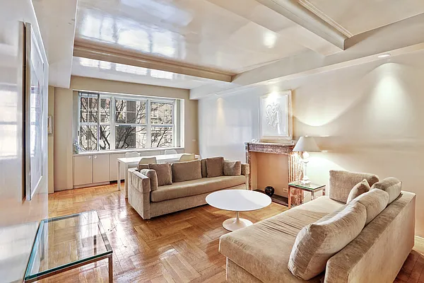 Sold by R New York | media 12