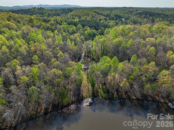 5th image of 261 Groves Pkwy