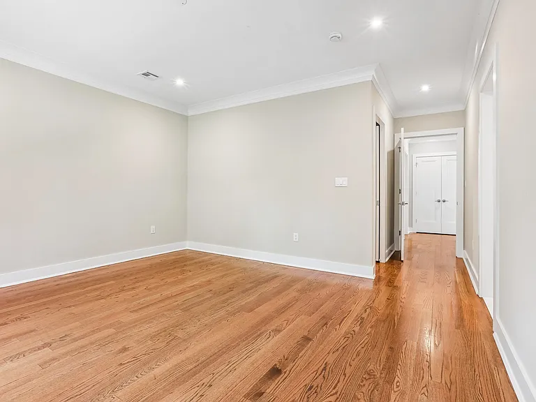 211 Warwick Ave #1 — Photo 20