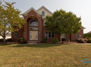 529 Bridgewater Dr, Oregon, OH 43616