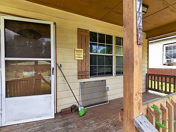 3rd image of 720 Martin Luther King Dr