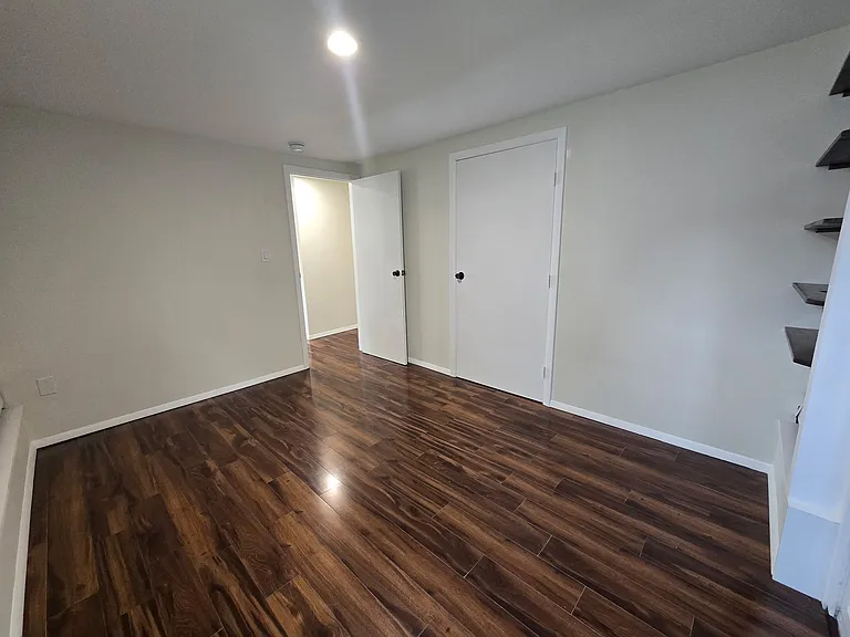 E Clearwater Rd — Photo 9