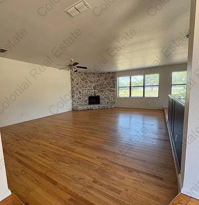 1600 Colonial Pkwy